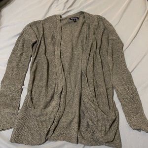 Women’s American Eagle knit sweater/cardigan